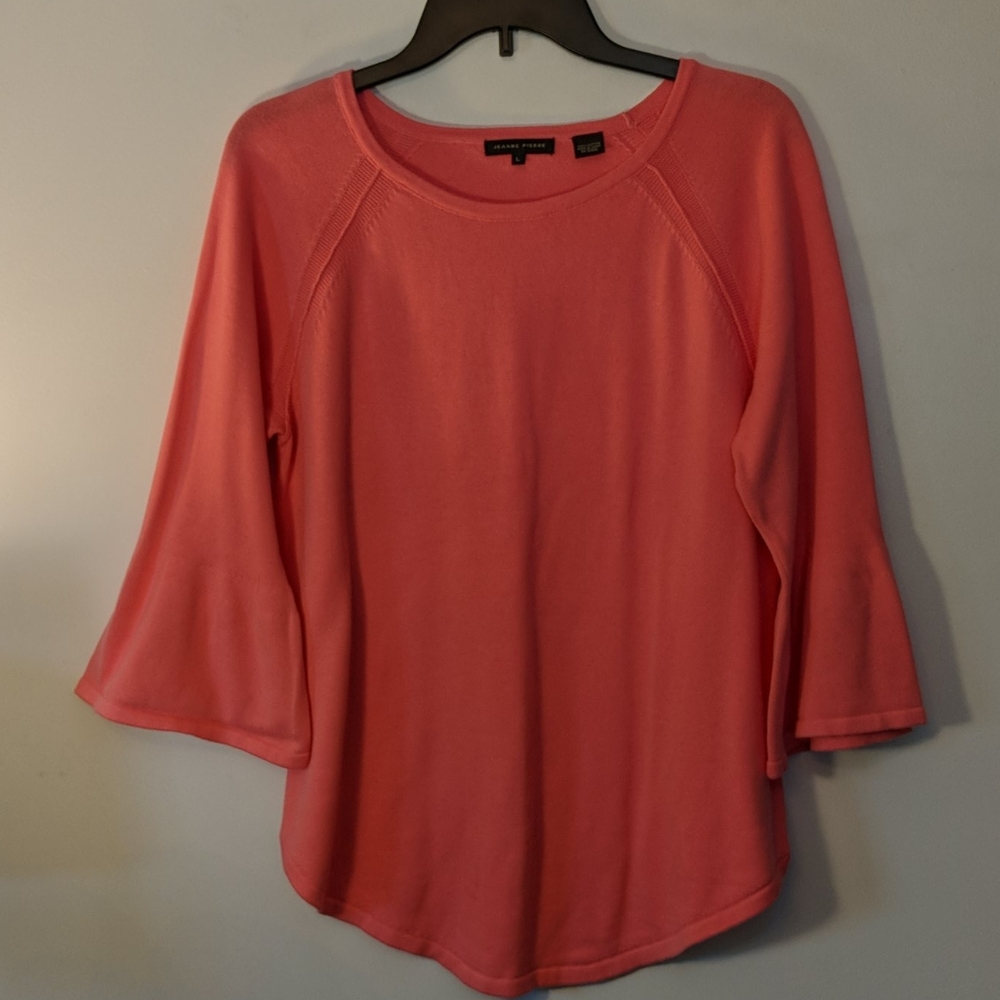 Women's sweater